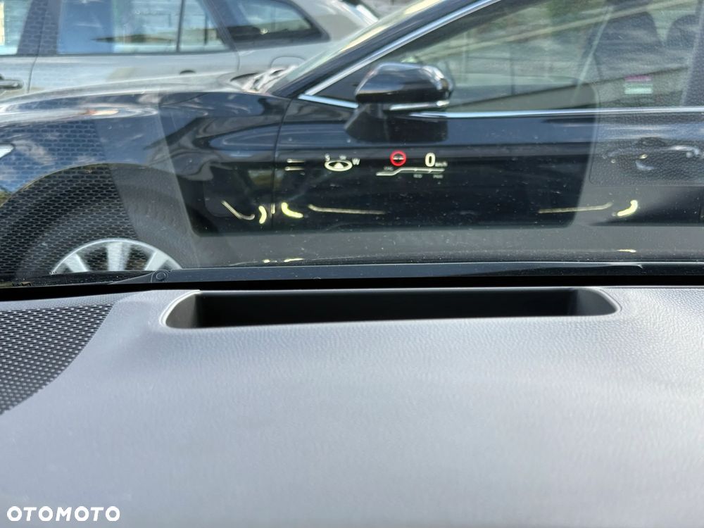 Toyota Corolla 2.0 Hybrid Executive - 22
