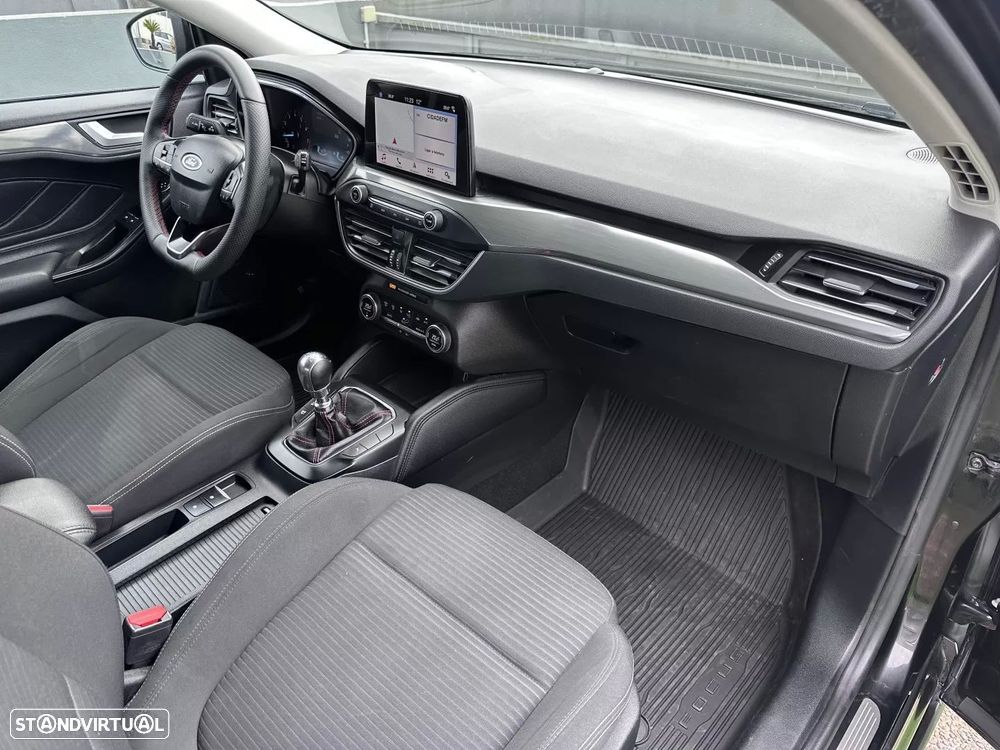 Ford Focus 1.0 EcoBoost S&S TITANIUM - 47