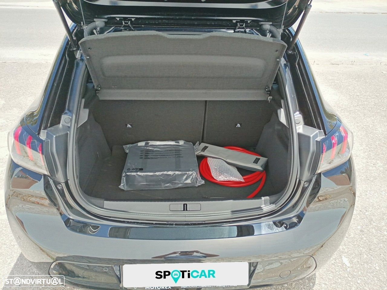 Peugeot e-208 - 6