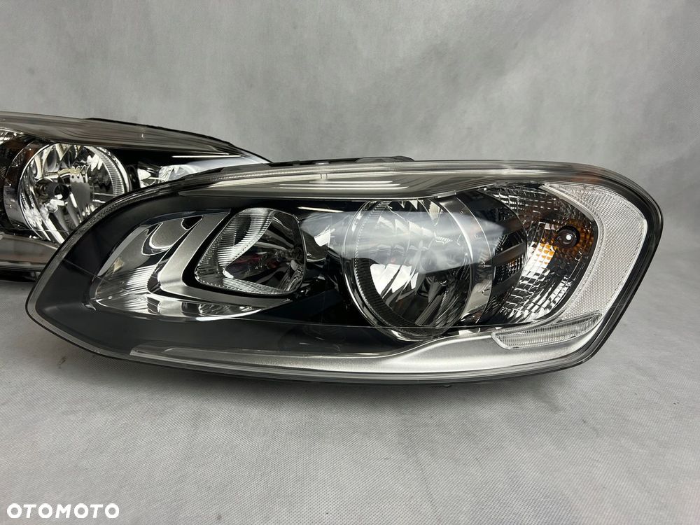 VOLVO XC60 I LIFT ZWYKŁA LAMPA LEWA PRAWA REFLEKTOR LEWY PRAWY DEMONTAŻ - 2