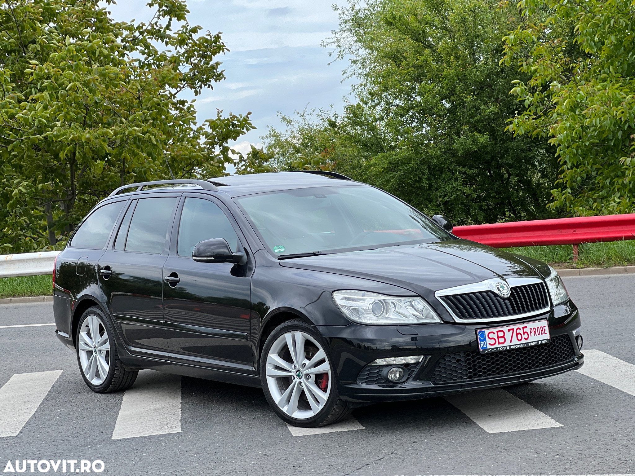 Skoda Octavia Combi 2.0 TDI RS - 4