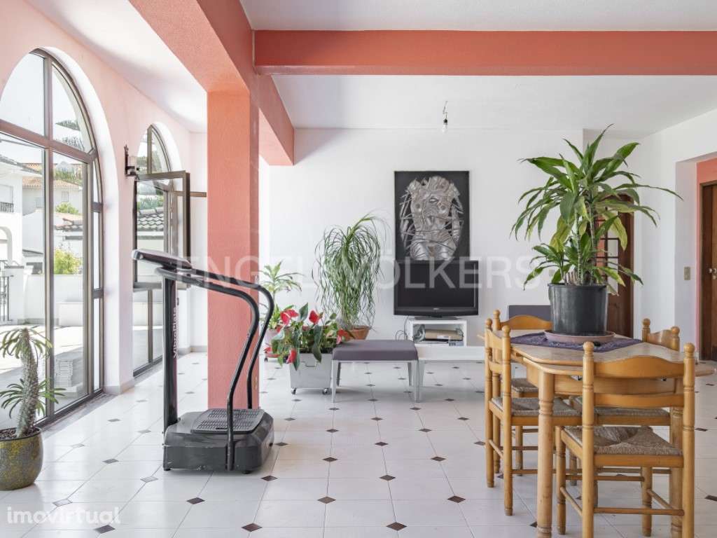 Moradia T7 com grande potencial de investimento - Grande imagem: 5/30