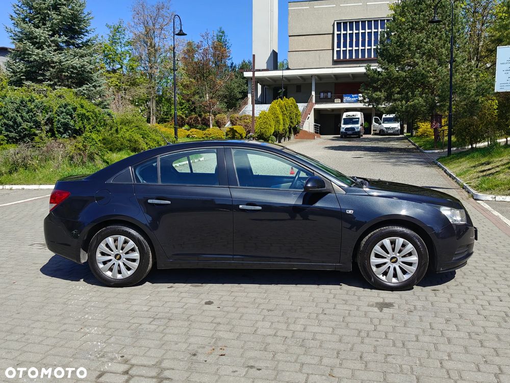 Chevrolet Cruze 1.6 LS - 9