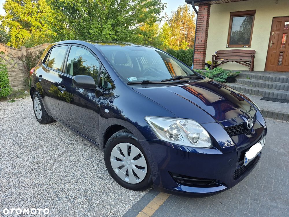 Toyota Auris 1.4 VVT-i Terra - 1