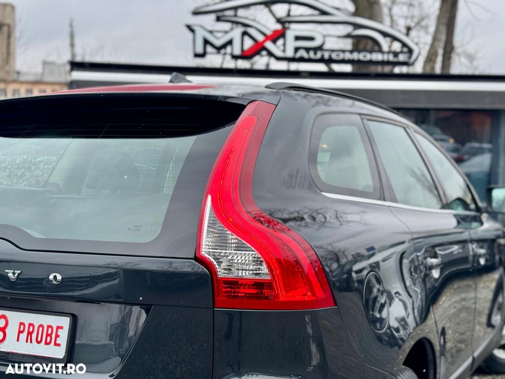 Volvo XC 60 D5 AWD Aut. Momentum - 12