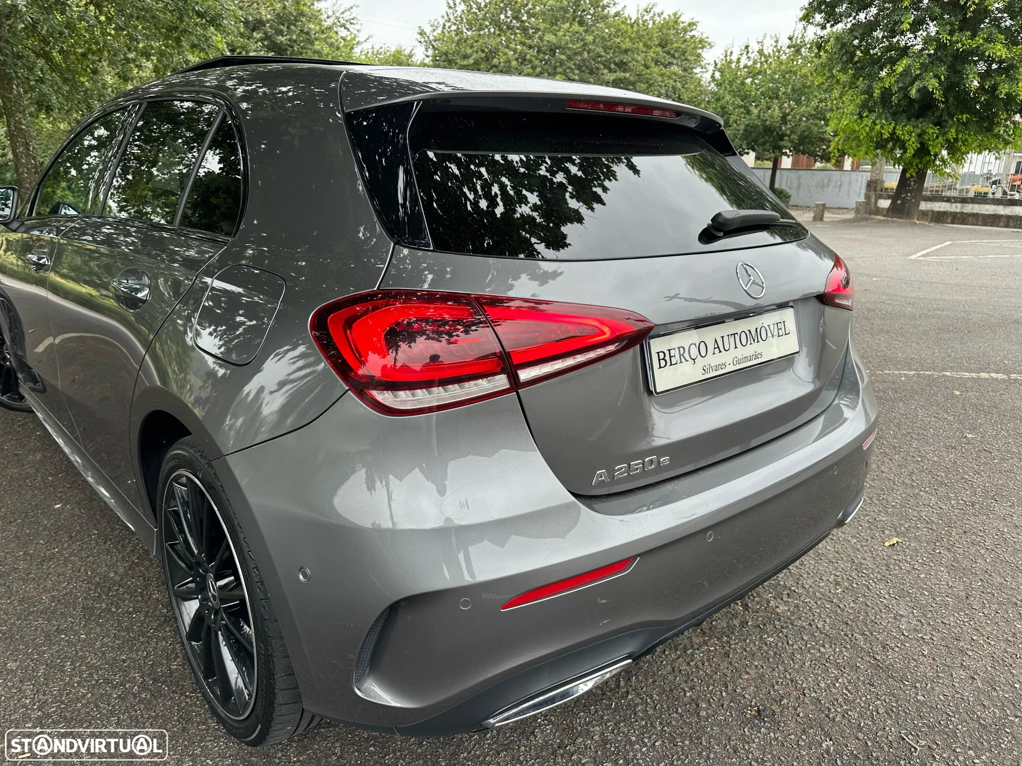 Mercedes-Benz A 250 e AMG Line - 17