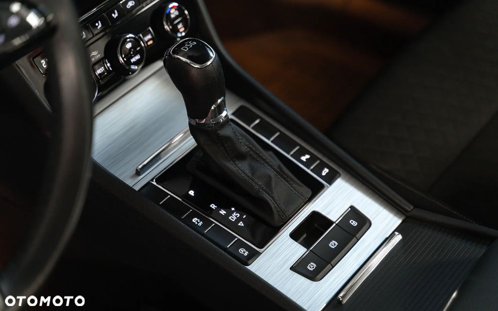 Skoda Superb 2.0 TDI Ambition DSG - 28