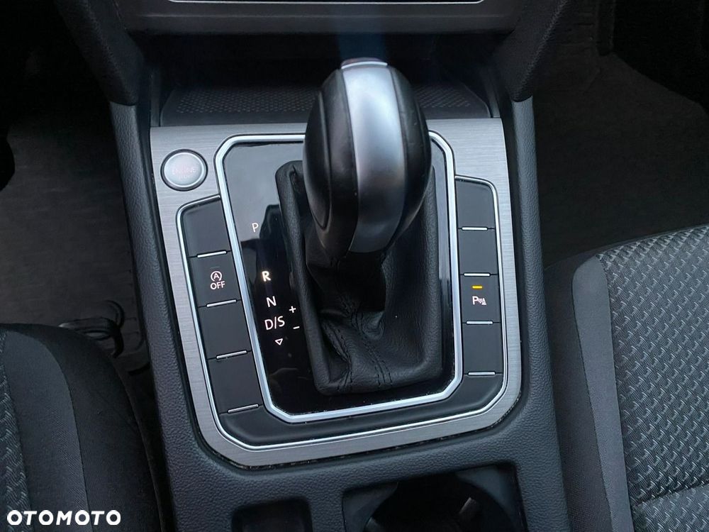 Volkswagen Passat - 33