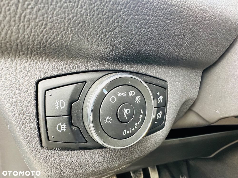 Ford Tourneo Courier - 10