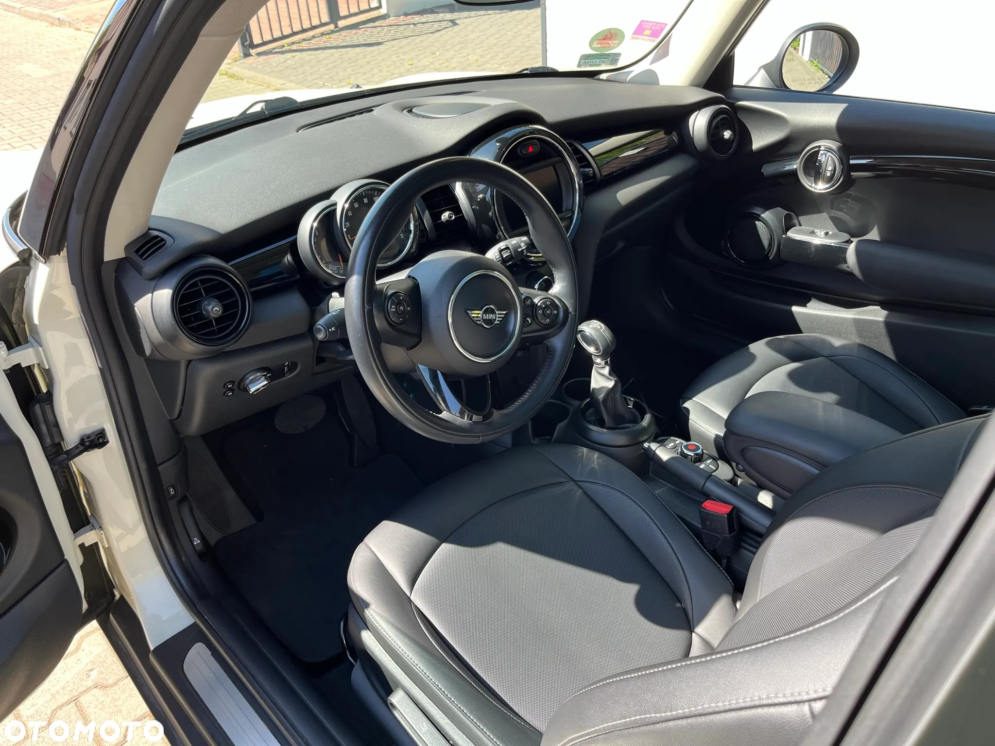 MINI Cooper Standard - 17