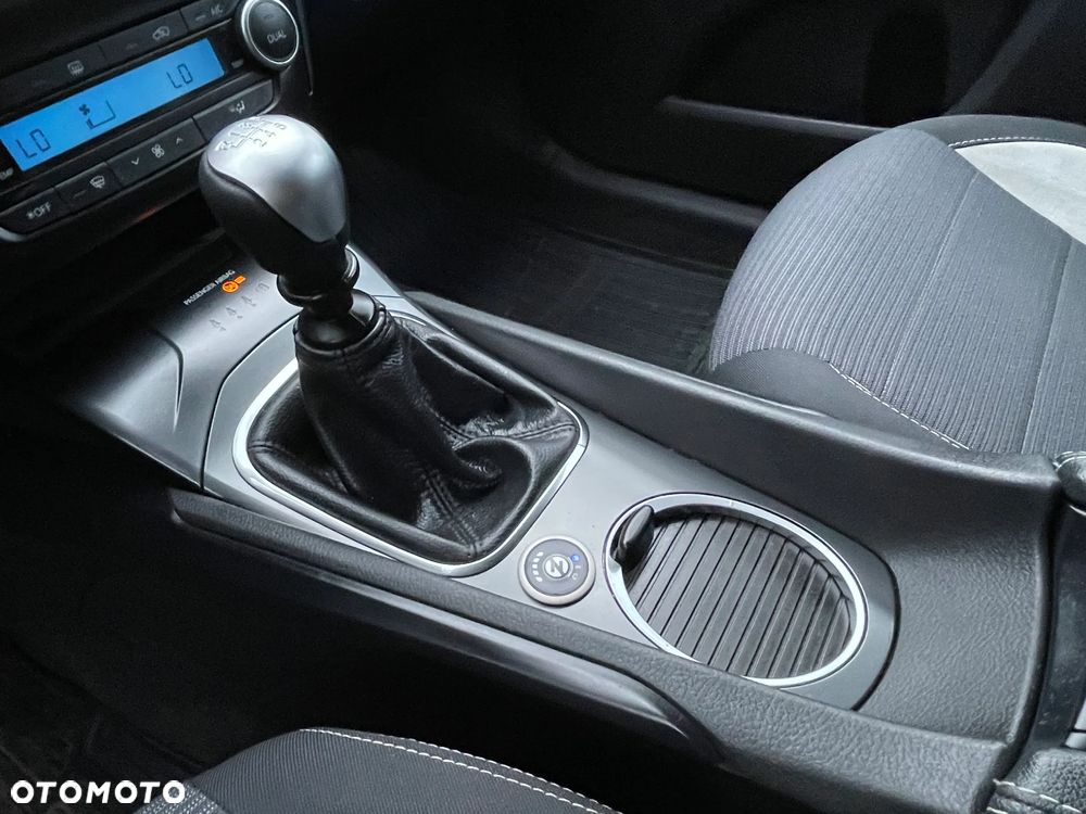 Toyota Avensis 1.8 Premium - 13