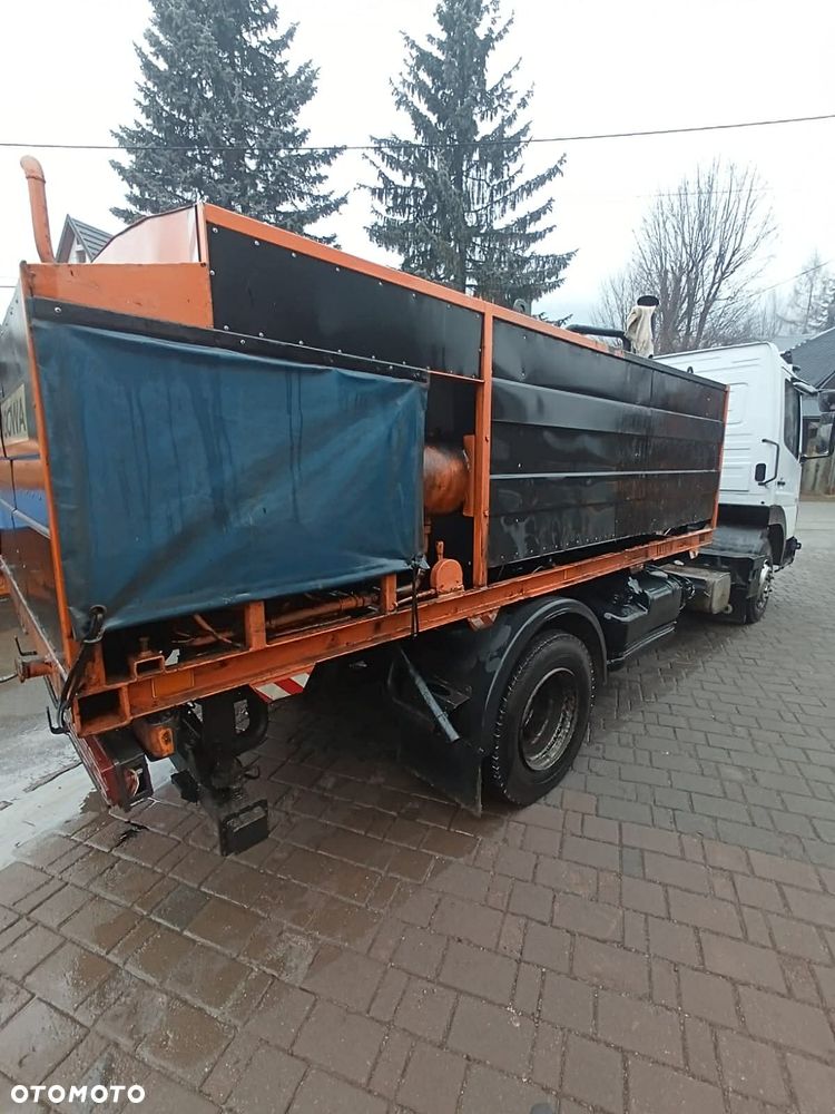 Mercedes-Benz 815 - 8