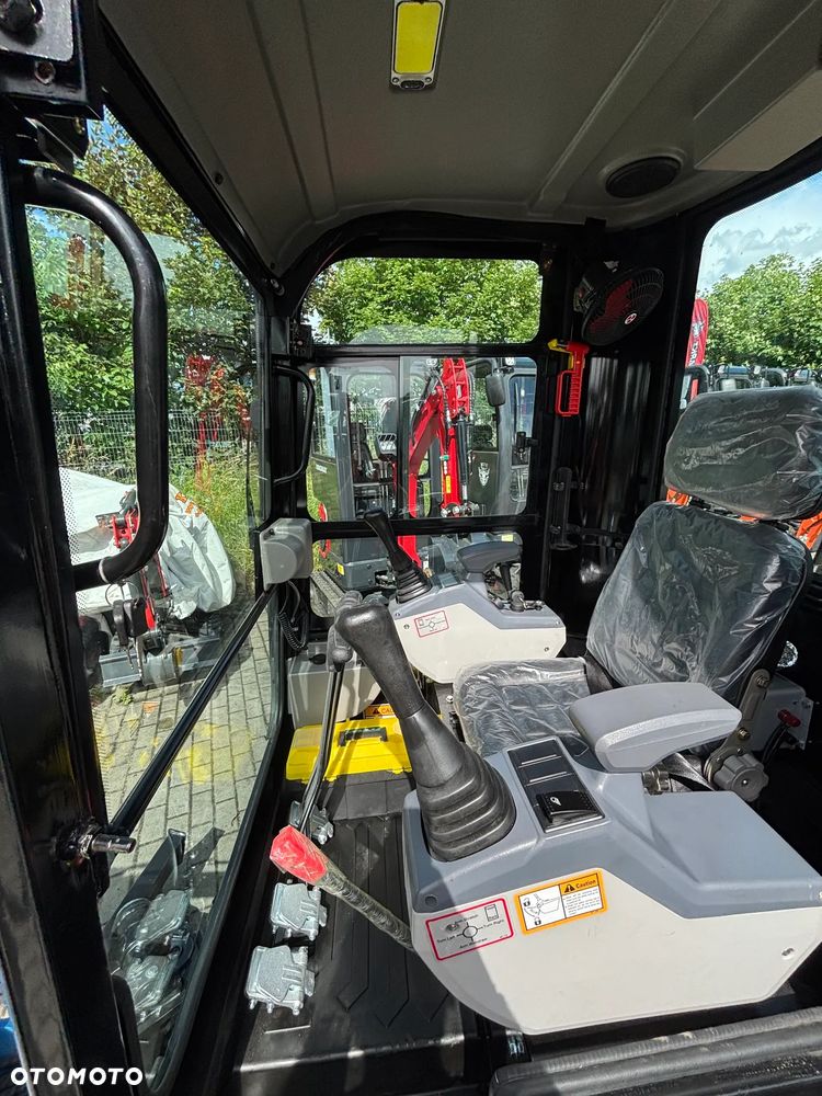 Kingway VIP15 1500kg Gąsienice 230mm Kciuk HYDRAULICZNY 25KM 3cyl DIESEL - 8