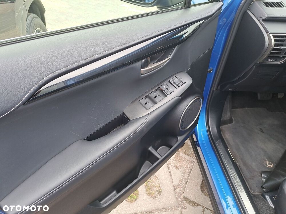Lexus NX 200t Elite 2WD - 16