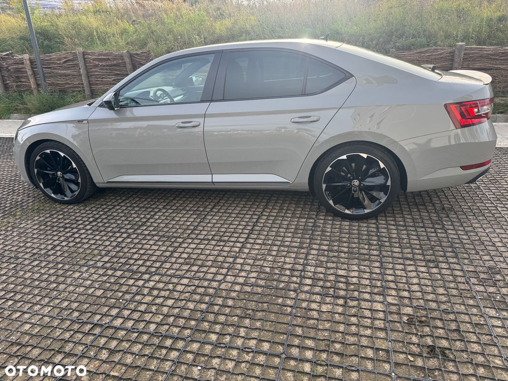 Skoda Superb 2.0 TDI 4x4 Sportline DSG - 11