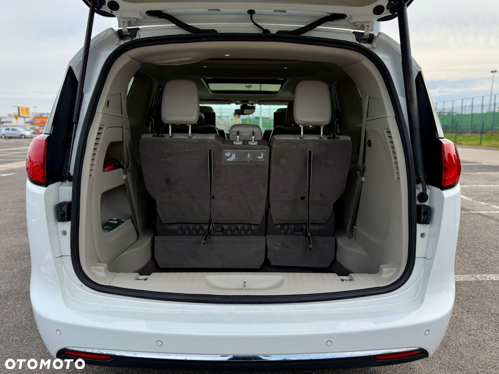 Chrysler Pacifica - 20