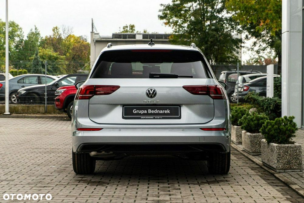 Volkswagen Golf - 8
