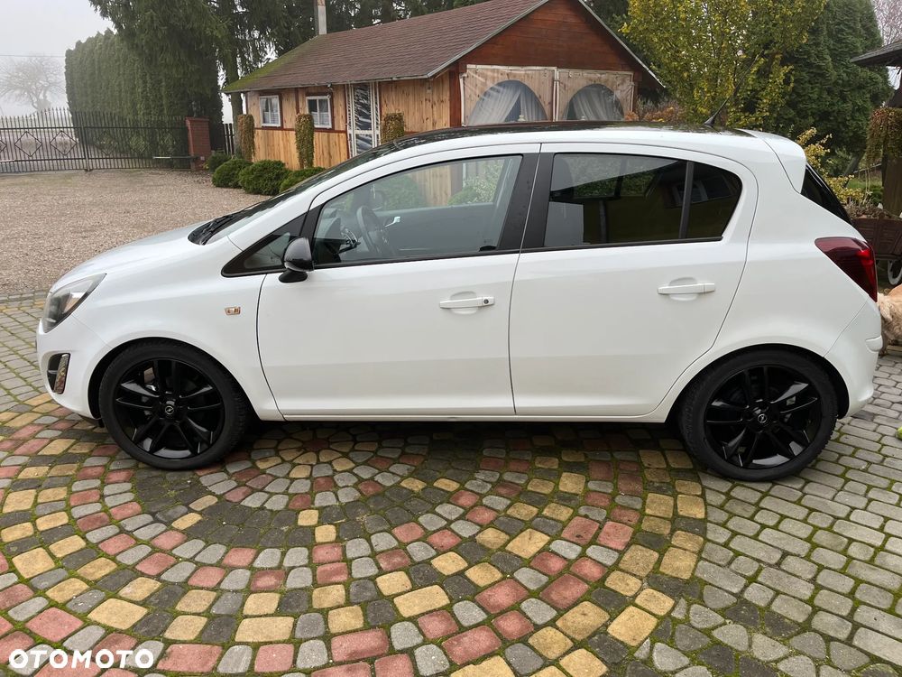 Opel Corsa 1.4 16V Cosmo - 4
