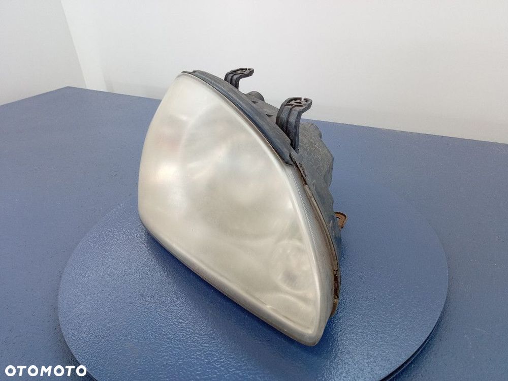 KIA CARENS II REFLEKTOR PRAWY PRZÓD EU 0K2FA-51020 - 2