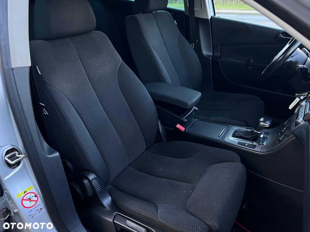 Volkswagen Passat 2.0 TDI DSG Trendline - 13