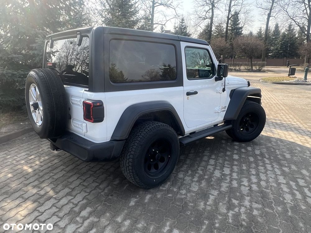Jeep Wrangler - 5