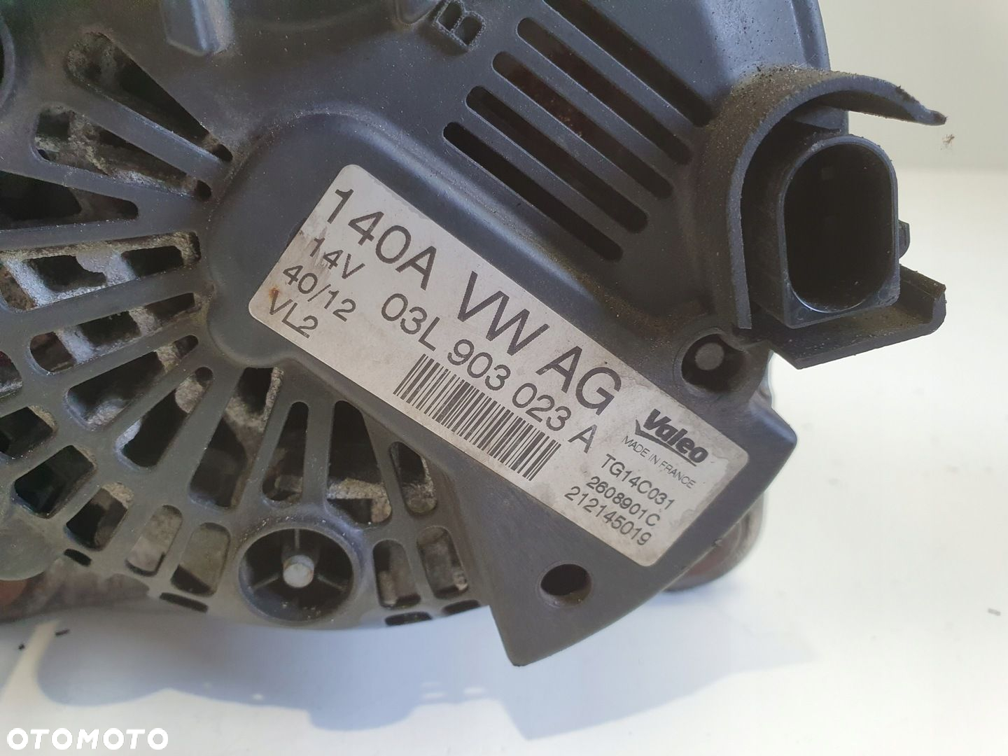 VW Golf VI 1.6 TDI ALTERNATOR 03L903023A 140A valeo - 2