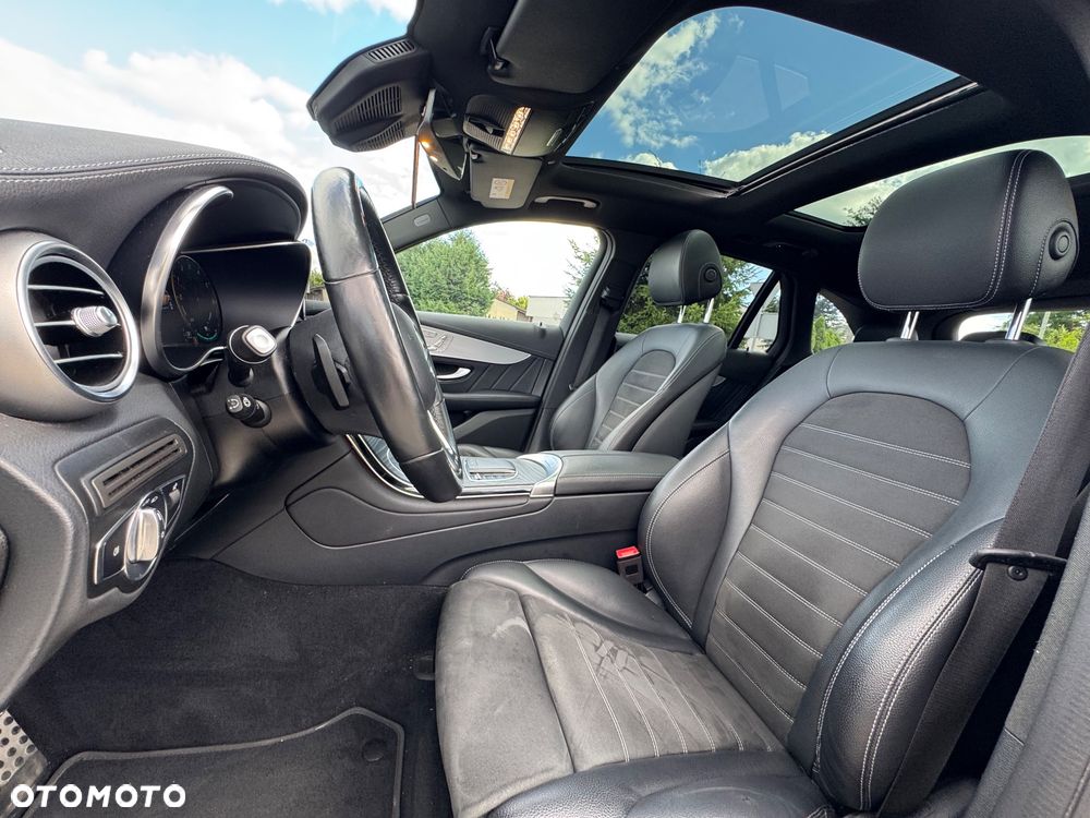 Mercedes-Benz GLC 300 de 4Matic 9G-TRONIC AMG Line Plus - 24