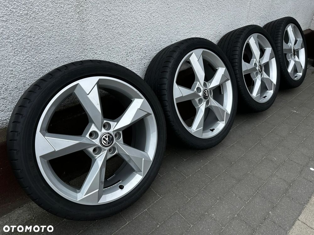 225 40 19 / Seat Leon VW Golf T-Roc Caddy Touran Passat Skoda Octavia AUDI A3 / 5x112 POLECAM / 5G0 / 5H0 - 1
