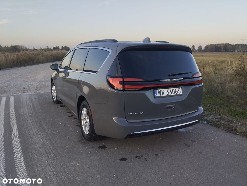 Chrysler Pacifica - 8