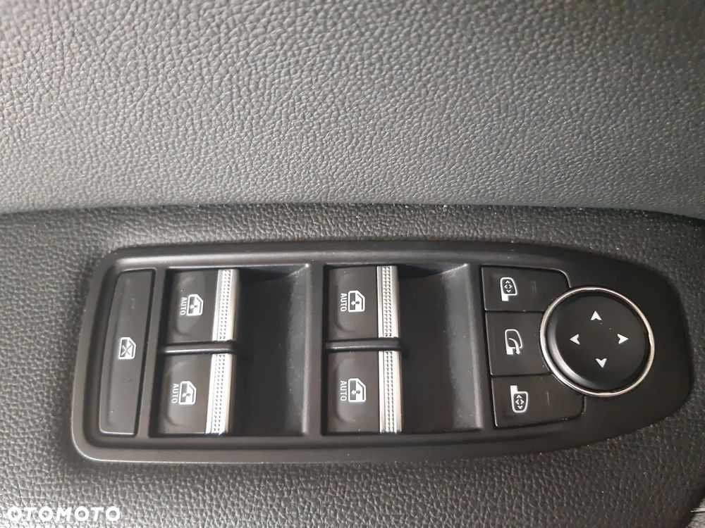Renault Captur TCe 140 EDC GPF INTENS - 21