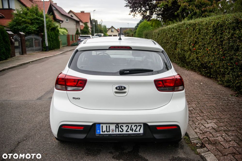 Kia Rio 1.2 Attract - 13