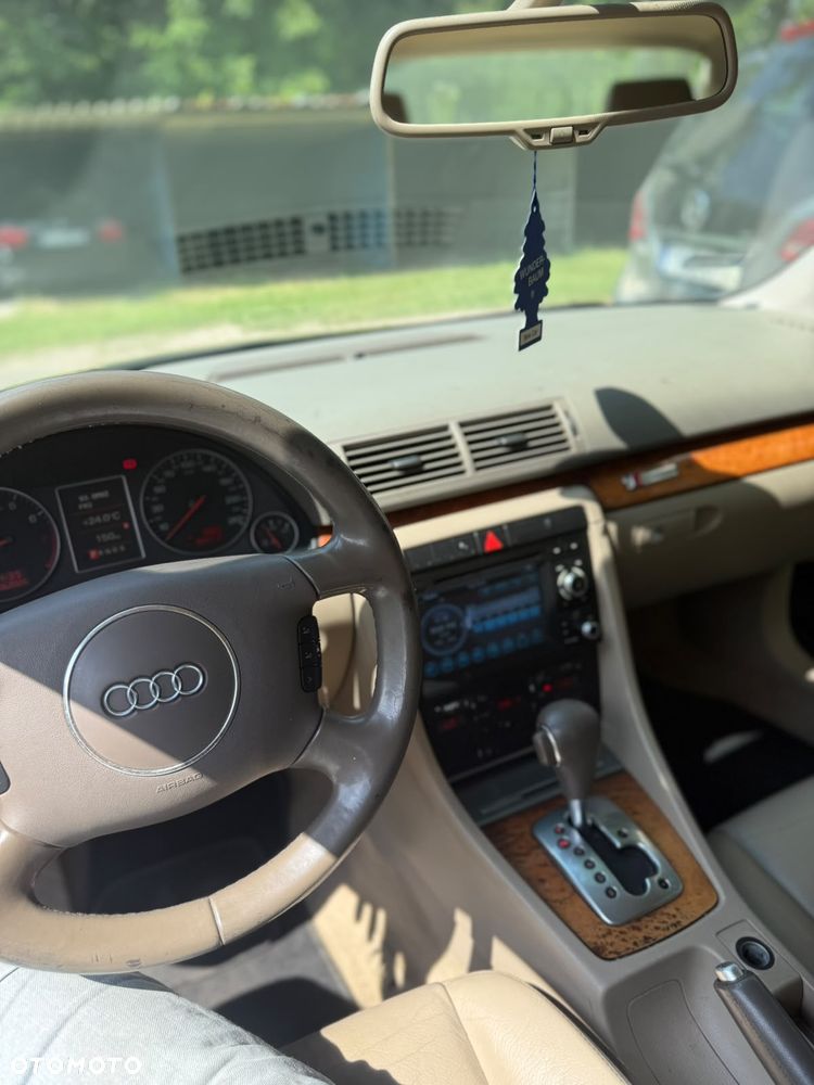 Audi A4 Limousine - 20