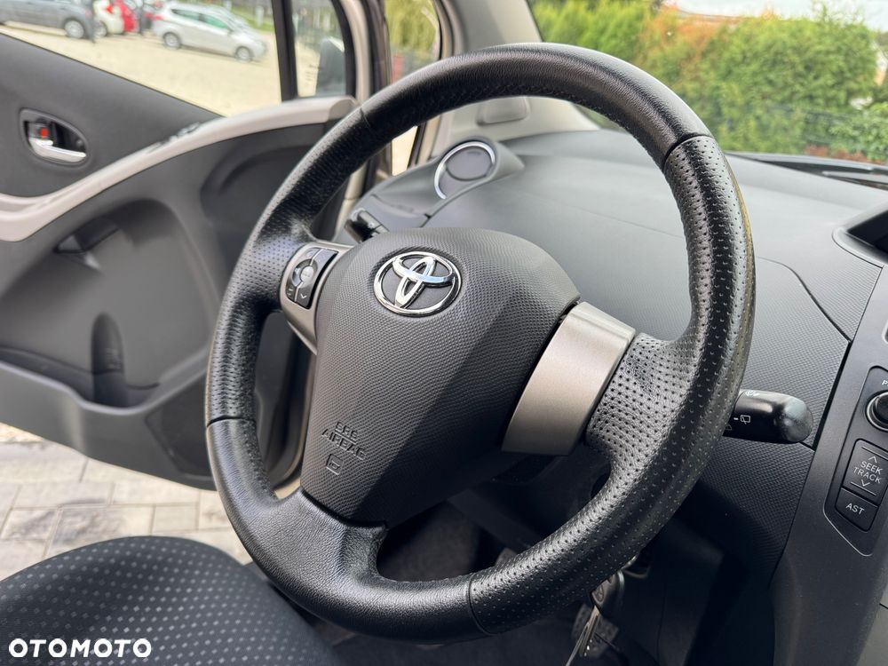 Toyota Yaris 1.33 Prestige - 26