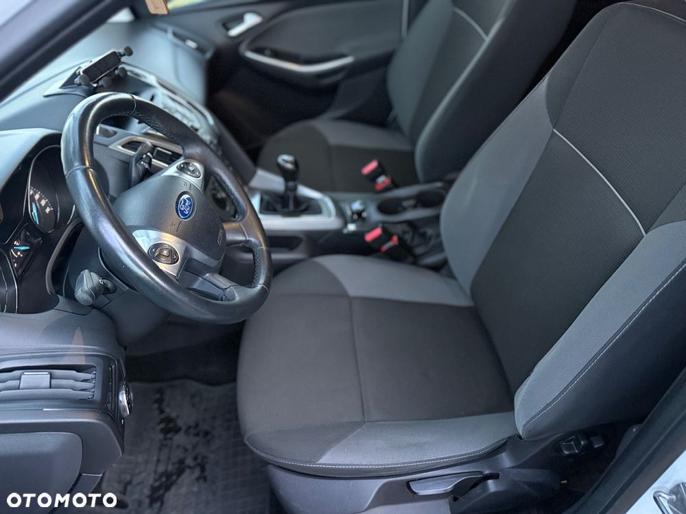 Ford Focus 1.6 Ambiente - 16