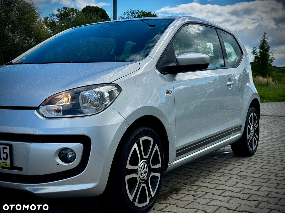 Volkswagen Up 2015 photo 2