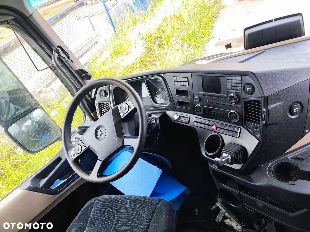 Mercedes-Benz Actros - 14