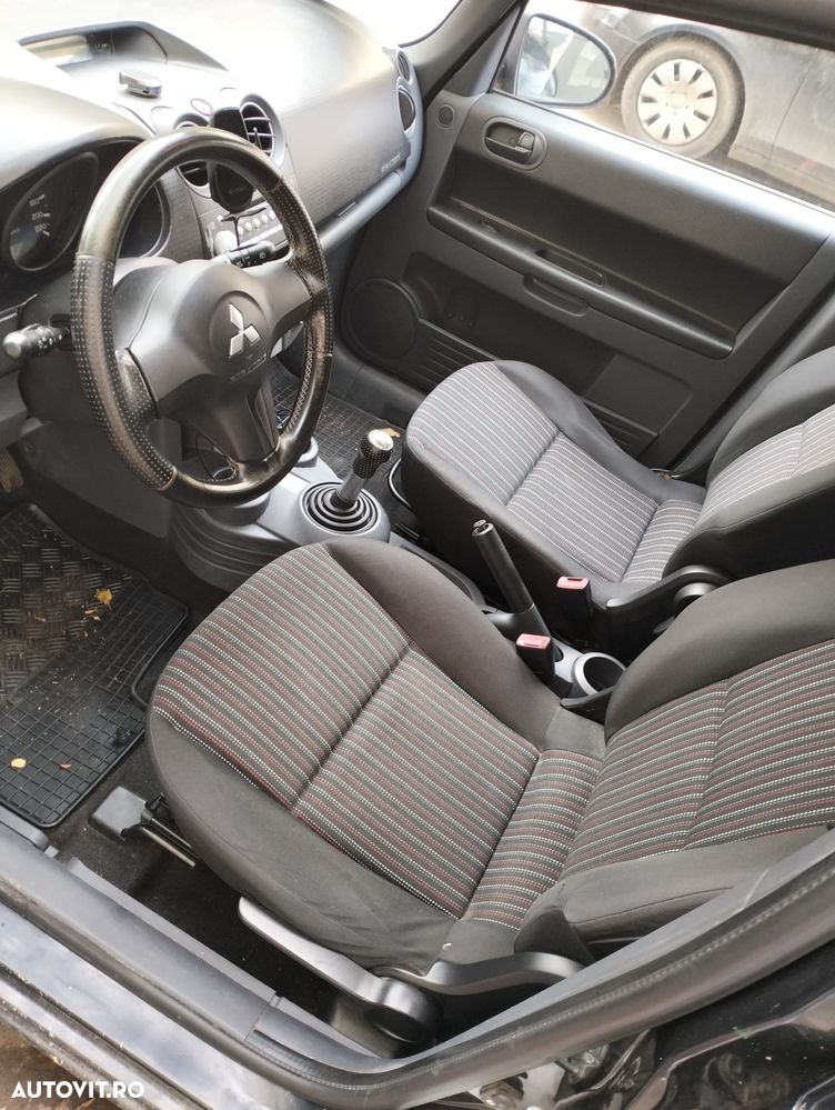 Mitsubishi Colt - 4