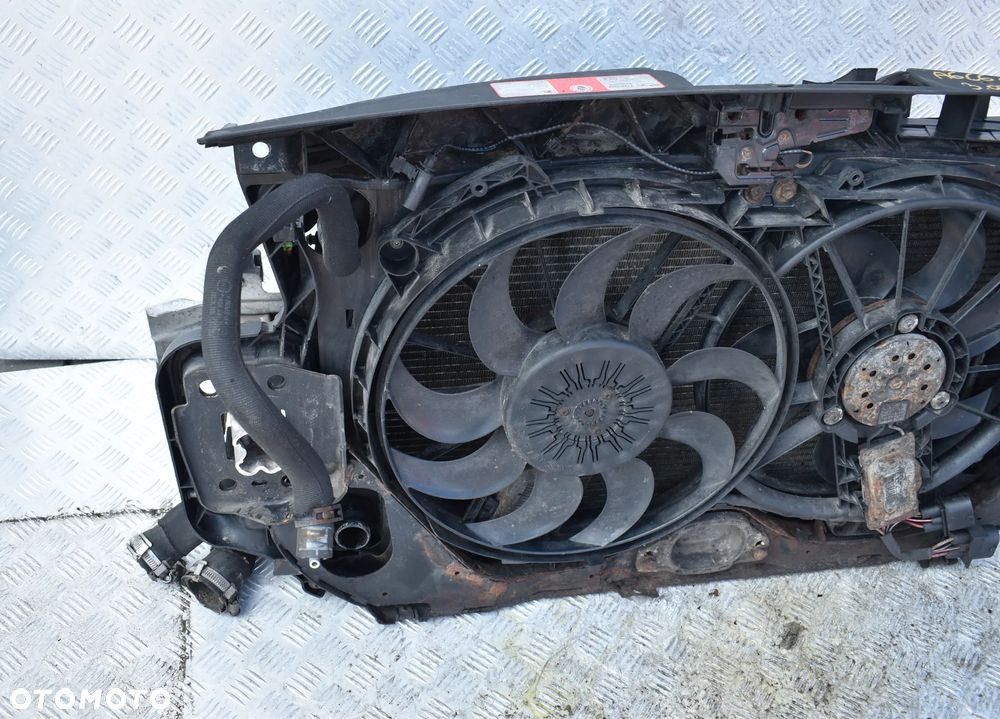 PAS PRZEDNI WZMOCNIENIE CHŁODNICE AUDI A6 C6 3.0TDI - 7