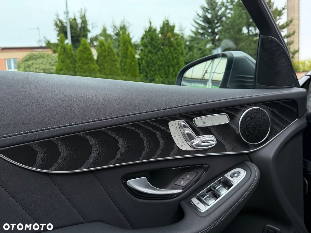 Mercedes-Benz GLC 300 de 4Matic 9G-TRONIC AMG Line - 23