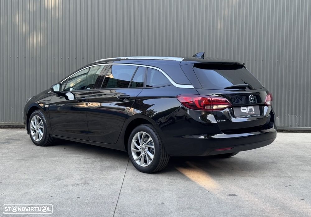 Opel Astra Sports Tourer - 3