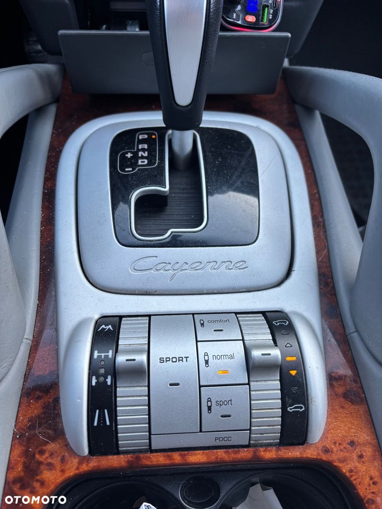 Porsche Cayenne - 24