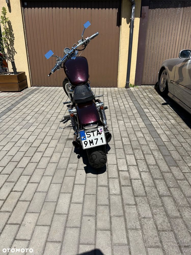 Suzuki Intruder - 4