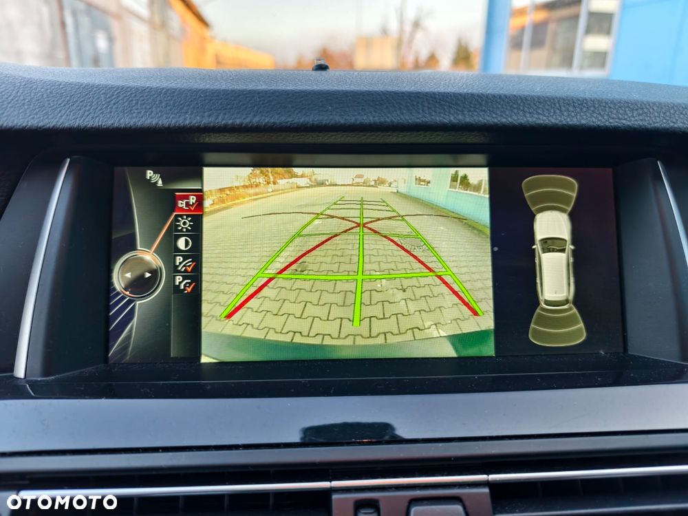 BMW Seria 5 525d - 25