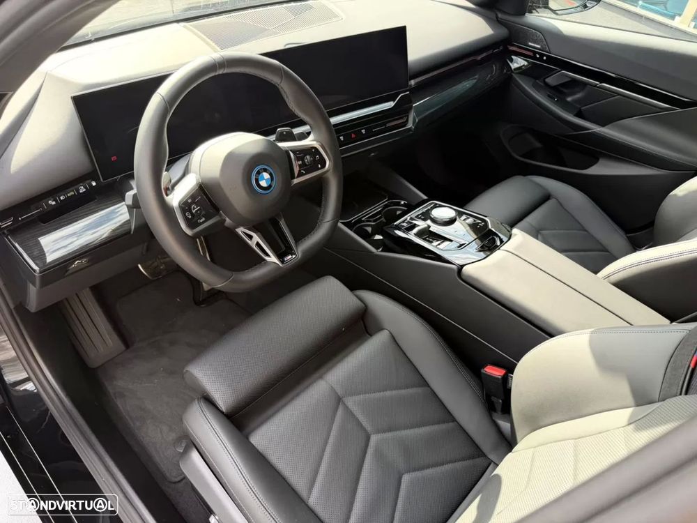 BMW 530 e Pack Desportivo M Pro - 9