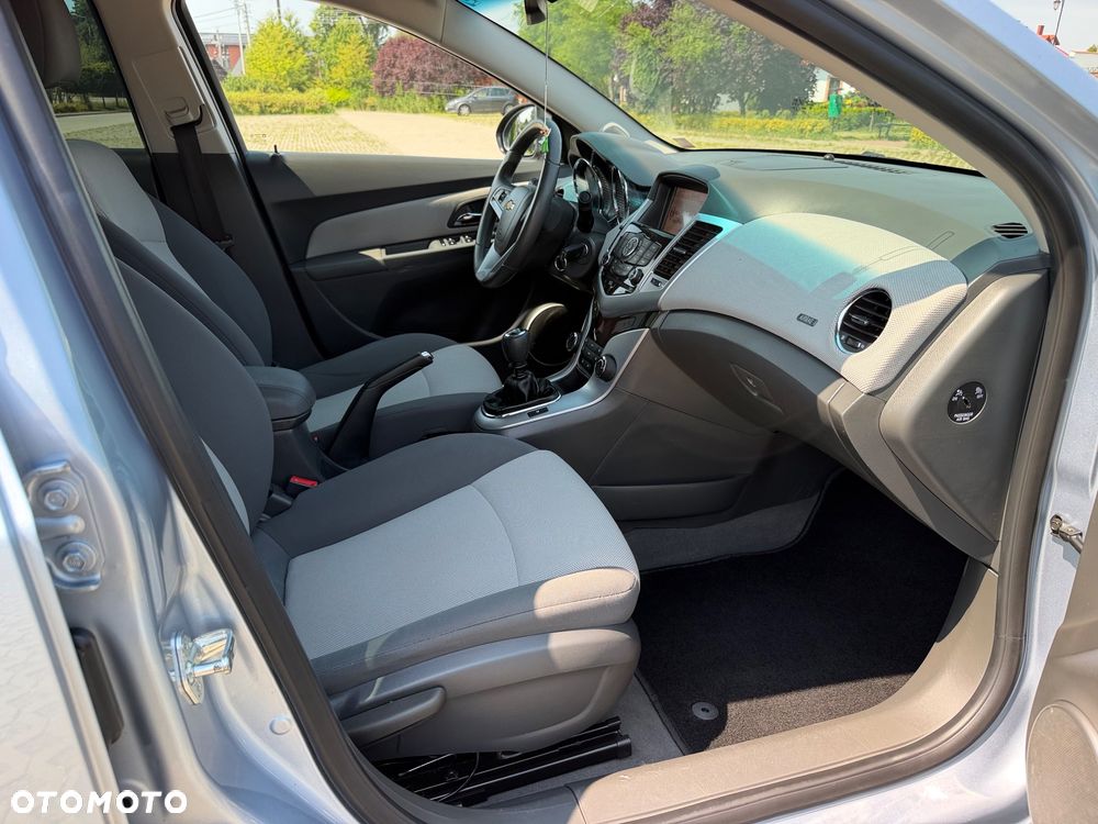 Chevrolet Cruze 1.8 LT+ - 15