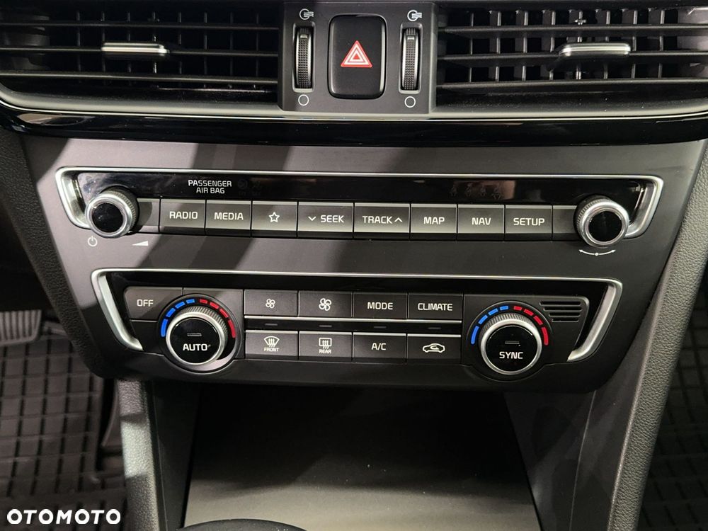 Kia Optima - 23