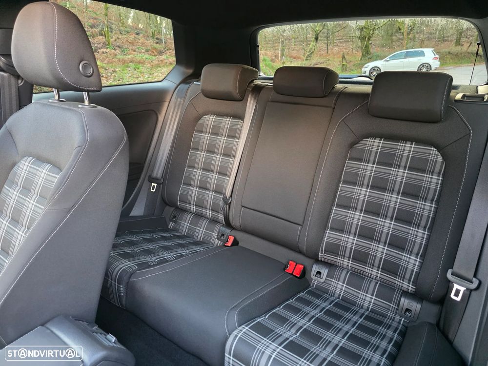 VW Golf GTD (BlueMotion ) - 16