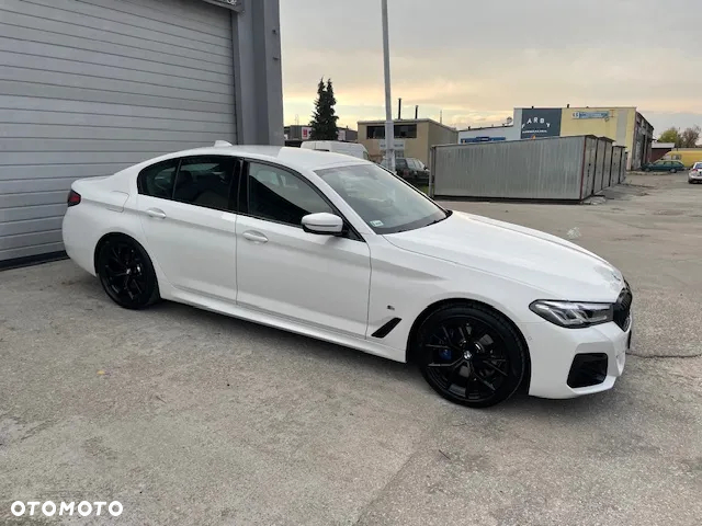 BMW Seria 5 530i xDrive - 4