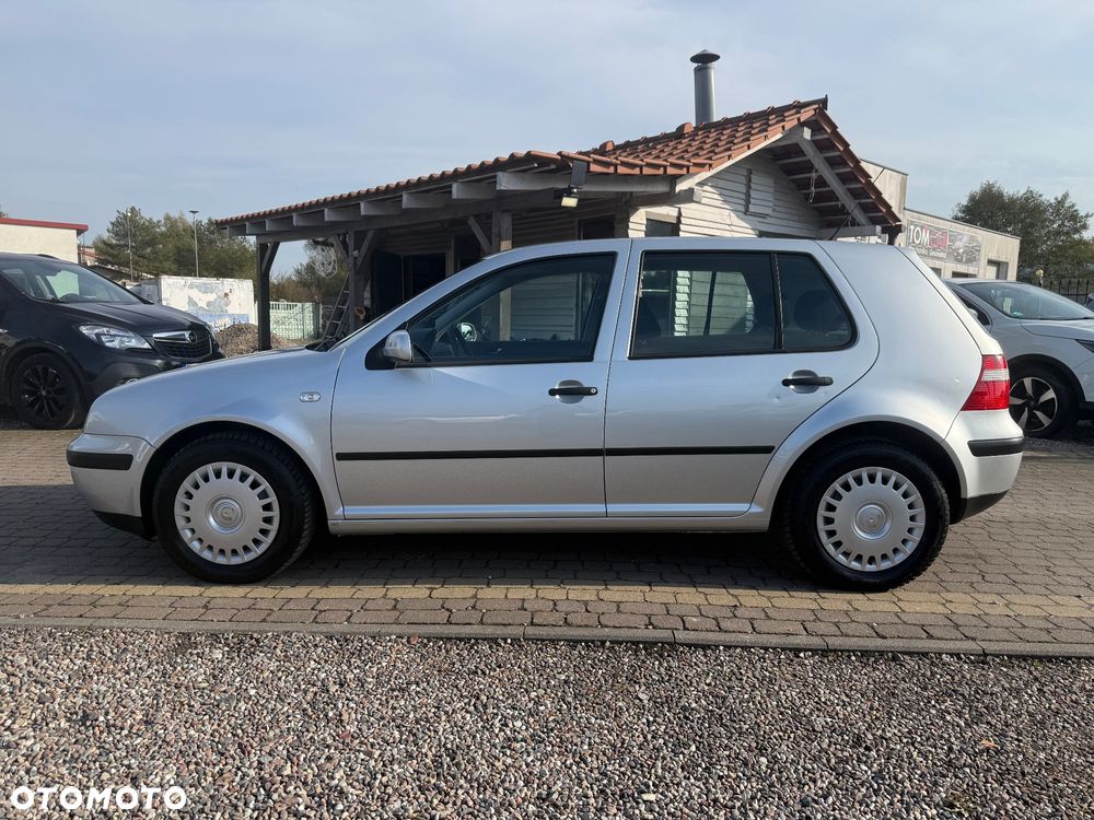 Volkswagen Golf - 4
