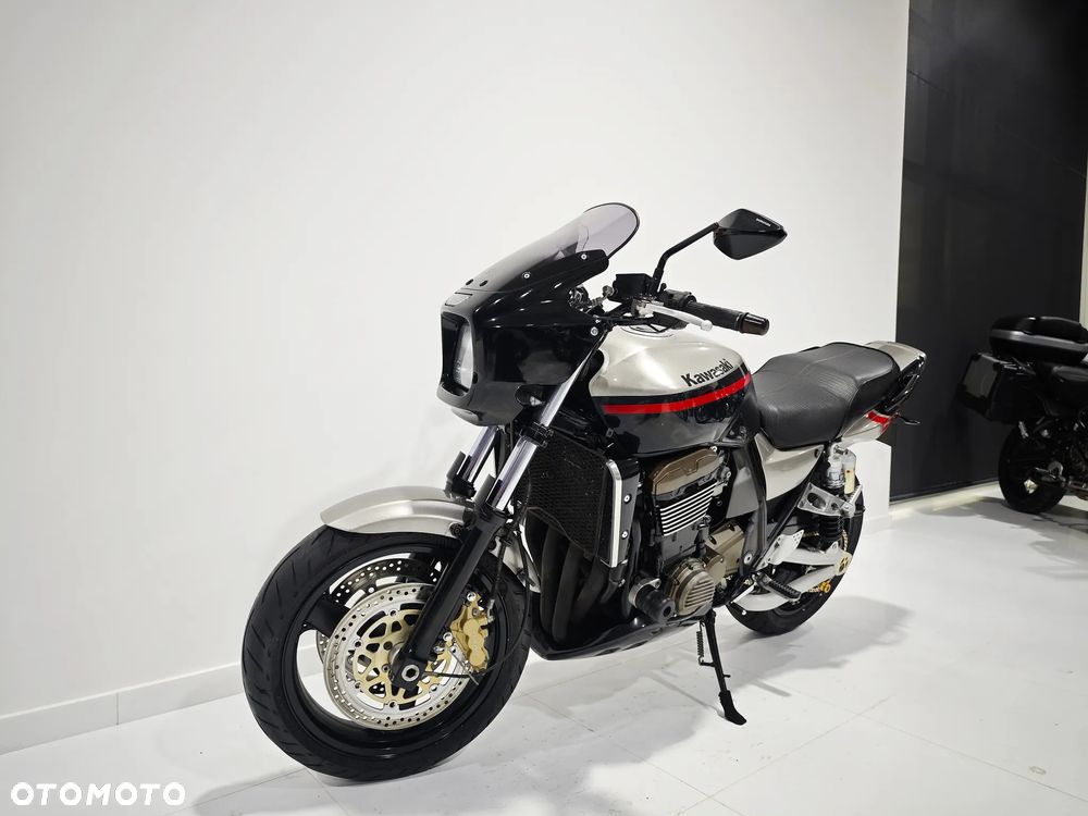 Kawasaki ZRX - 13